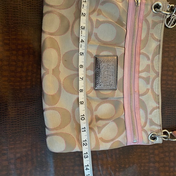 Coach purse over shoulder - Picture 7 of 12